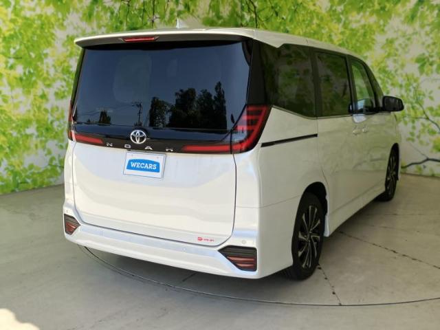 Toyota Noah 6