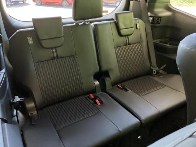 Toyota Noah 8