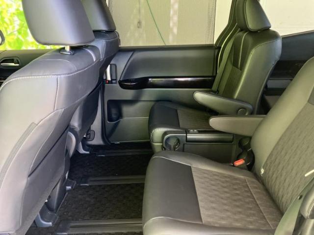 Toyota Noah 10