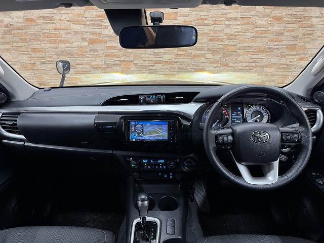 Toyota Hilux 2
