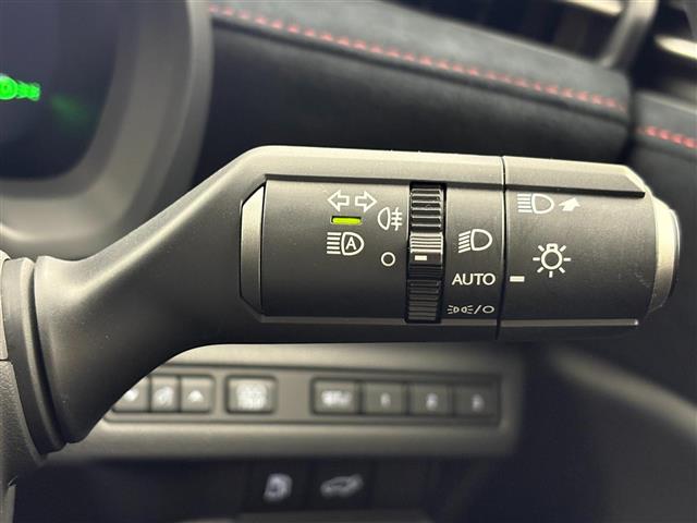 Lexus LBX 12