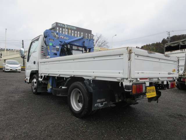 Isuzu Elf 3