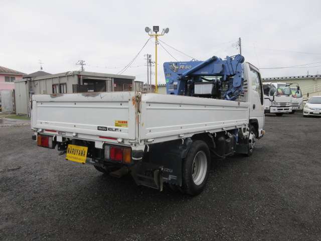 Isuzu Elf 4