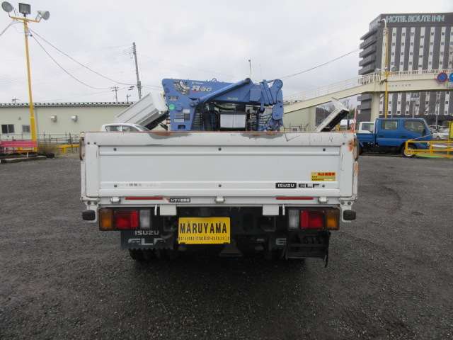 Isuzu Elf 7