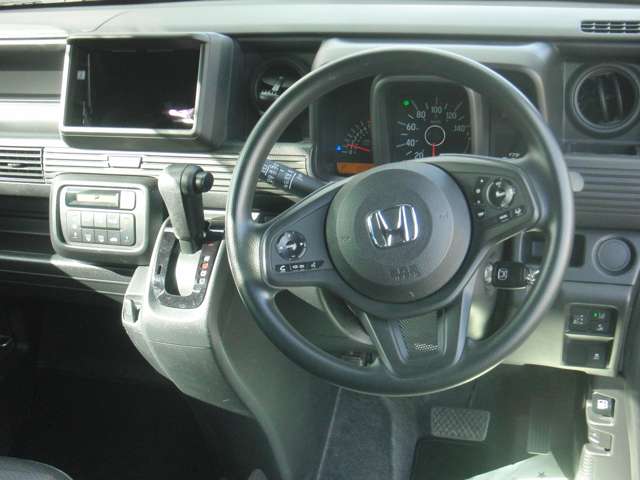 Honda N-VAN 8