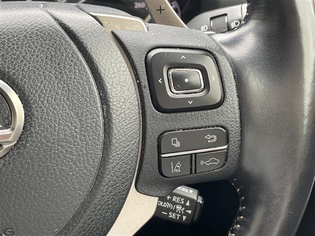 Lexus NX 11