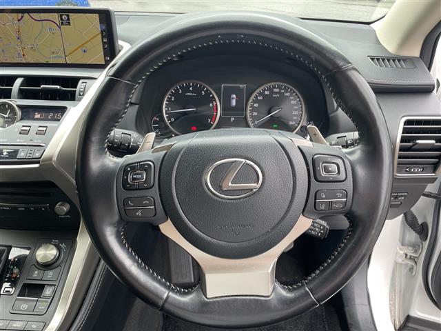 Lexus NX 8