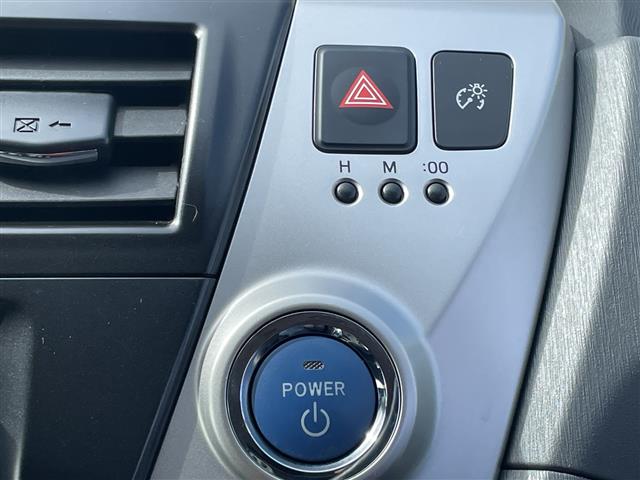 Toyota Prius α 12