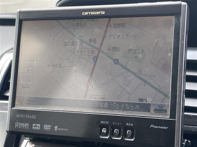 Toyota Prius α 5
