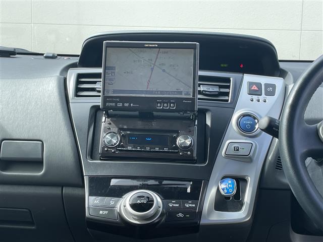 Toyota Prius α 7