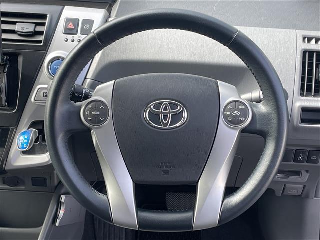 Toyota Prius α 8