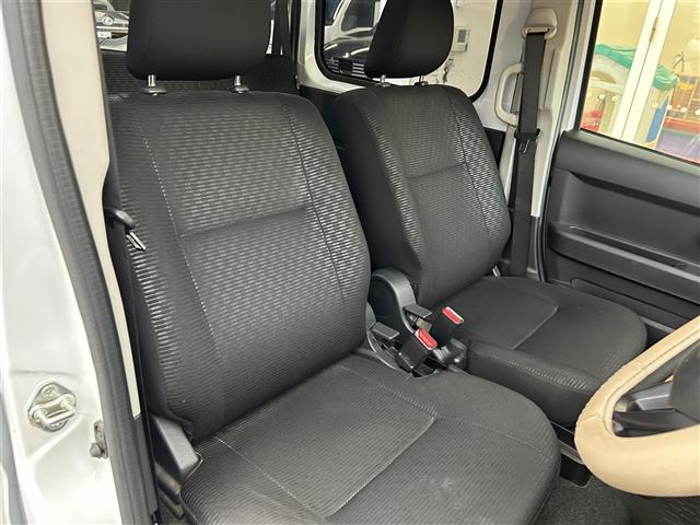 Daihatsu Hijet Cargo 7