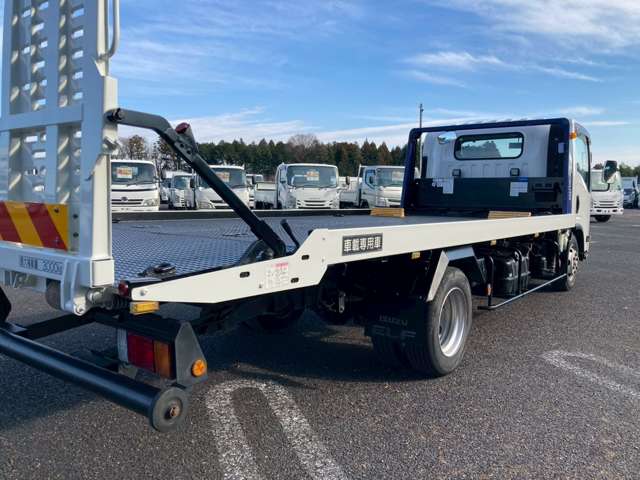 Isuzu Elf 12