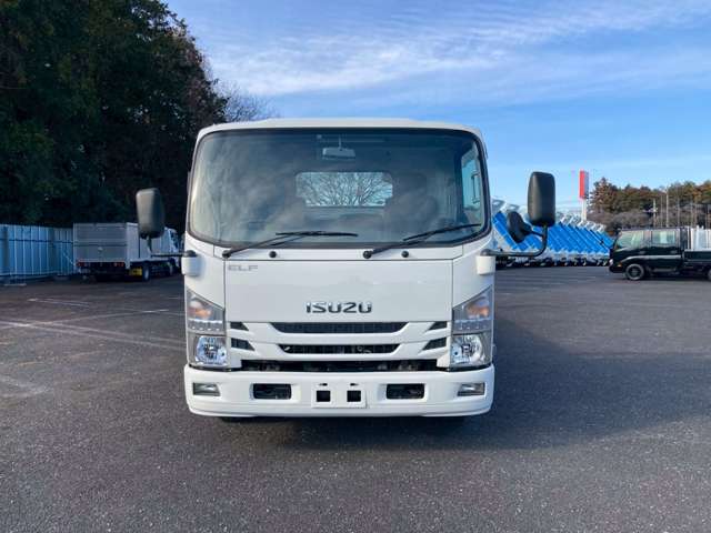 Isuzu Elf 2