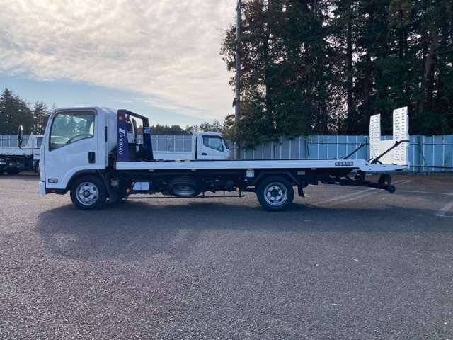 Isuzu Elf 8