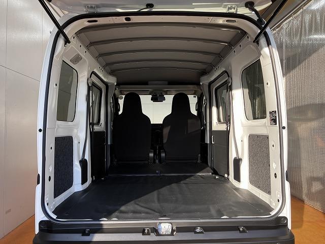 Daihatsu Hijet Cargo 11