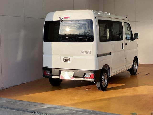 Daihatsu Hijet Cargo 8