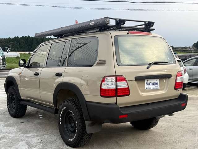 Toyota Land Cruiser 100 8
