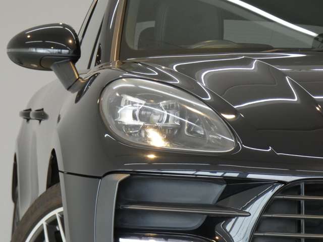 Porsche Macan 4