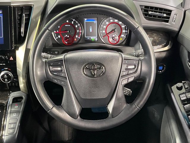 Toyota Alphard 12