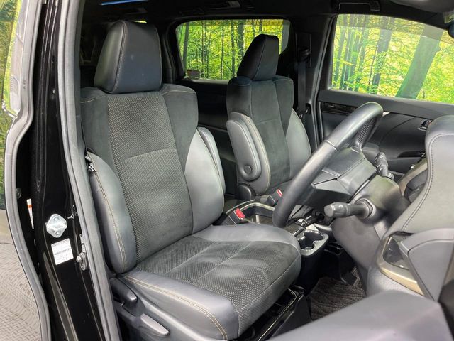 Toyota Alphard 8