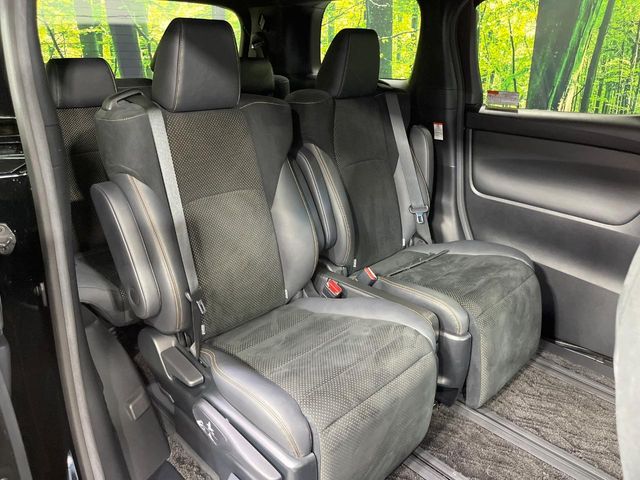 Toyota Alphard 9