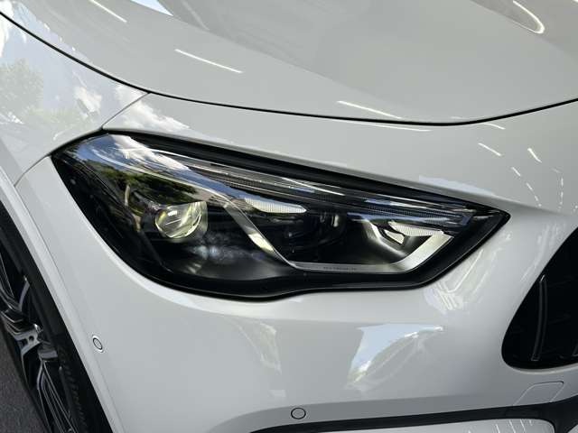 Mercedes-Benz GLA-Class 6