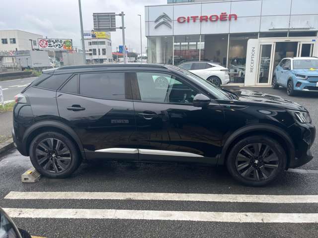 Peugeot SUV e-2008 10