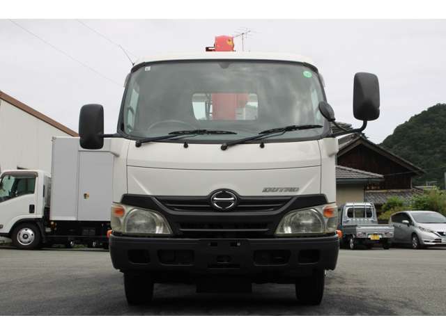 Hino Dutro 4