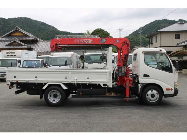 Hino Dutro 9
