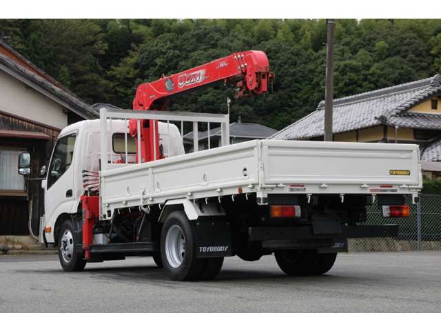 Hino Dutro 10