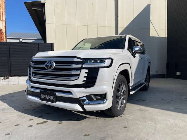 Toyota Land Cruiser 300 2