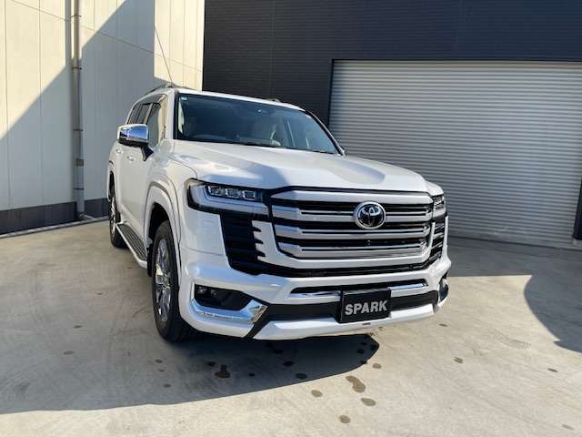 Toyota Land Cruiser 300 5