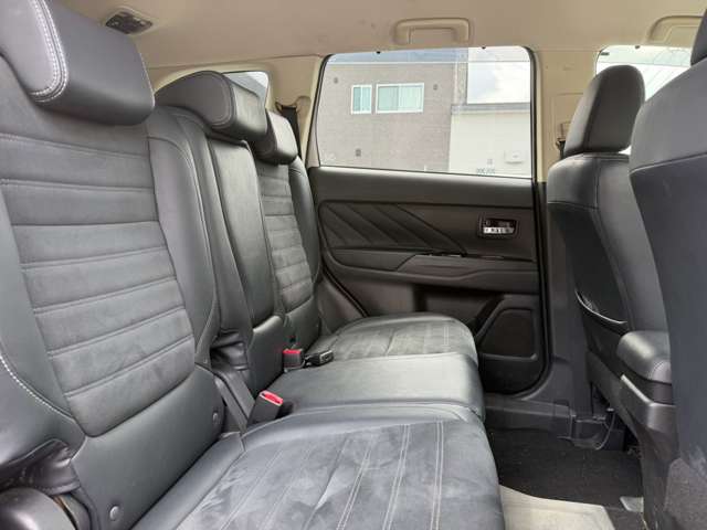Mitsubishi Outlander PHEV 10