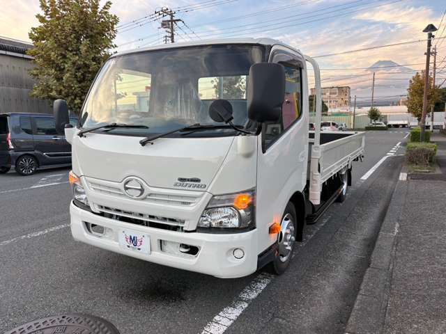 Hino Dutro 2