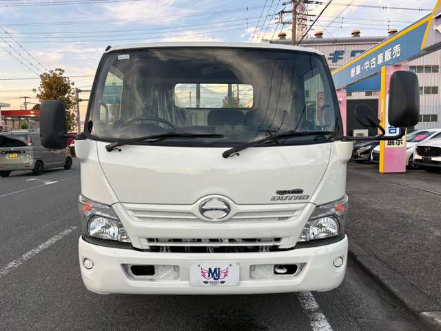 Hino Dutro 3