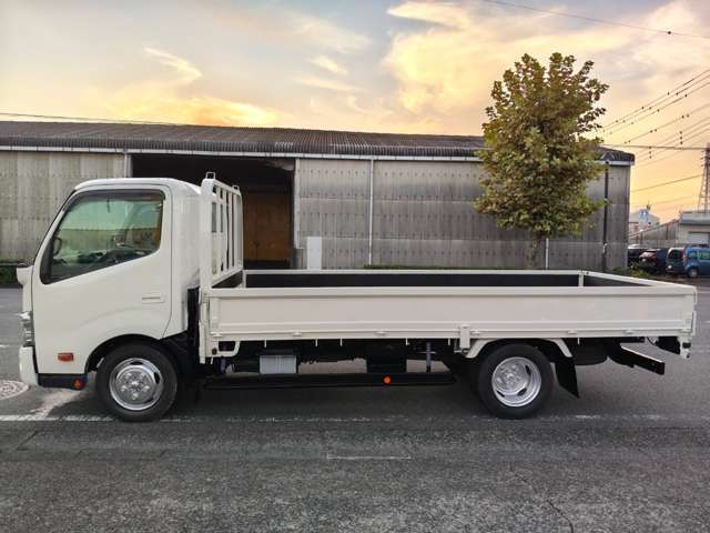 Hino Dutro 7