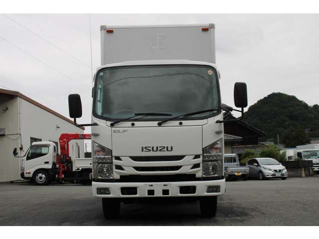 Isuzu Elf 3