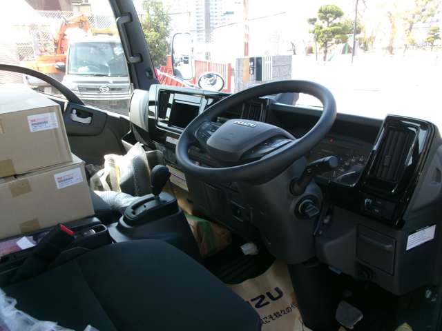 Isuzu Elf 11