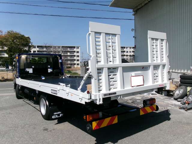 Isuzu Elf 4
