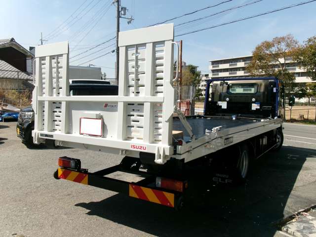 Isuzu Elf 6