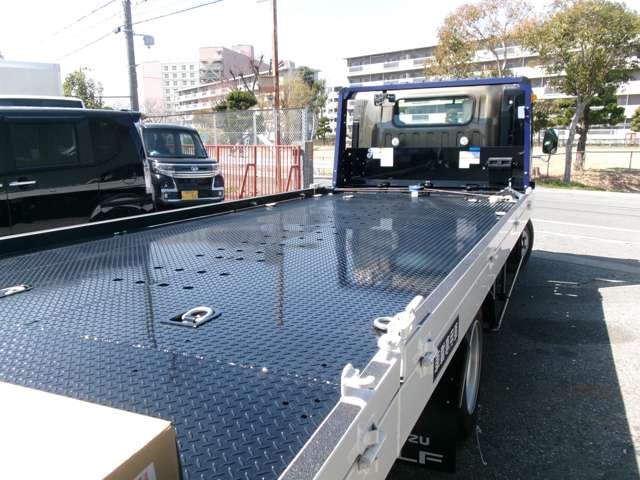 Isuzu Elf 7