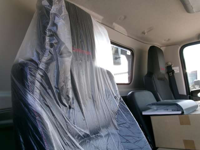 Isuzu Elf 9