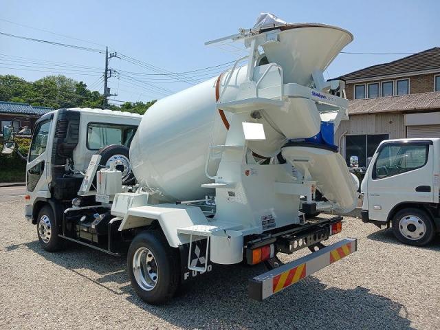 Mitsubishi Fuso Fighter 5
