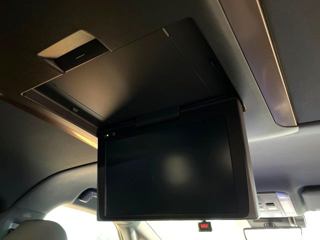 Toyota Alphard 6