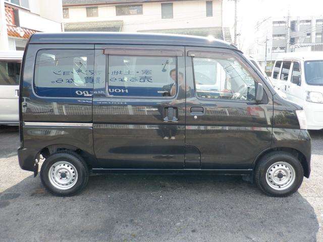 Daihatsu Hijet Cargo 4