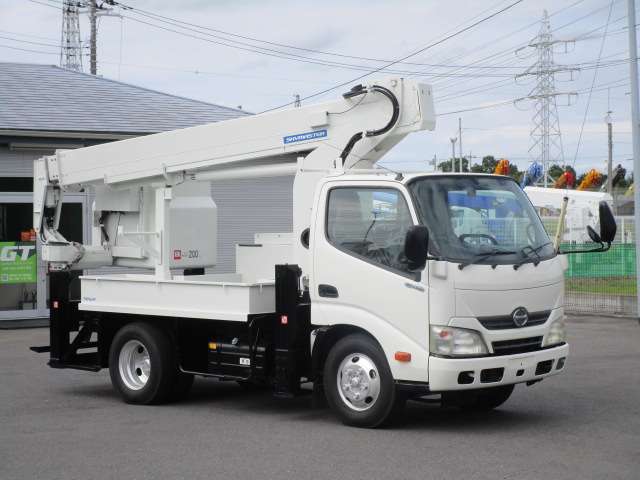 Hino Dutro 2
