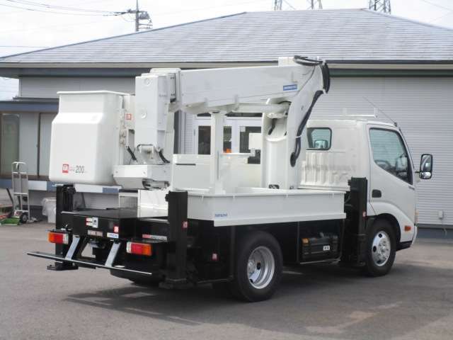 Hino Dutro 4