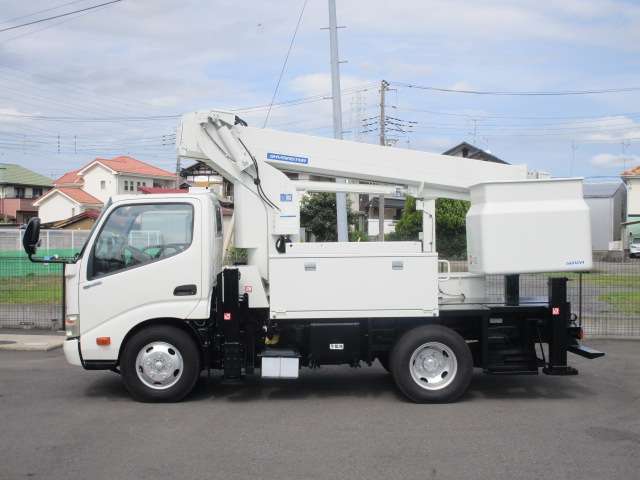 Hino Dutro 6