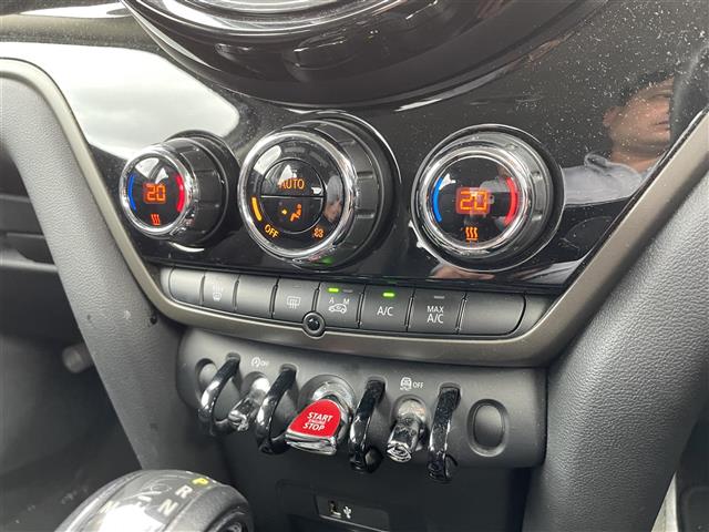 MINI Crossover 11